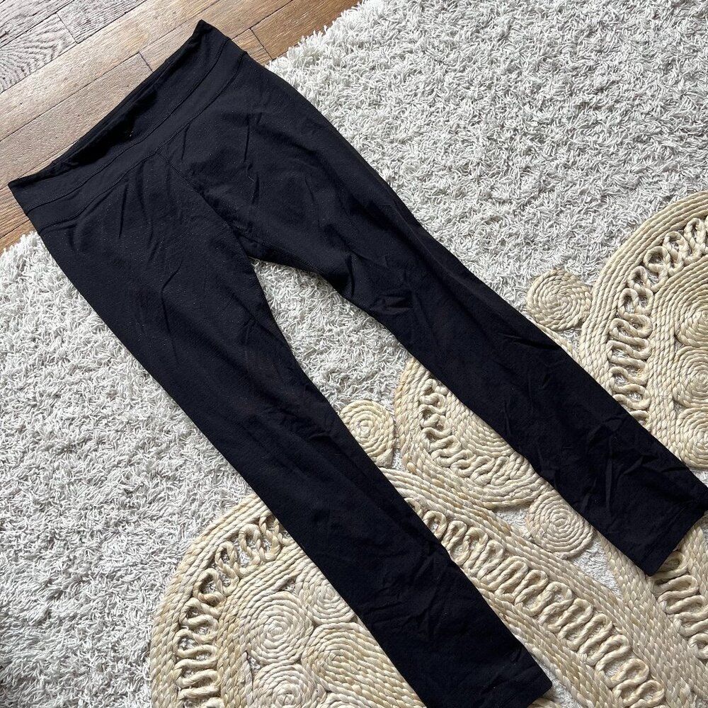 lululemon Skinny Groove Pant in Shine Dot Black